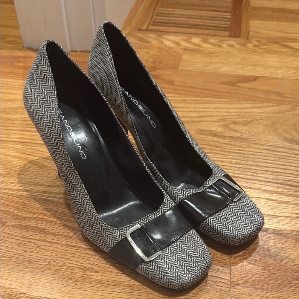 Bandolino Women's Black and Gray Heels